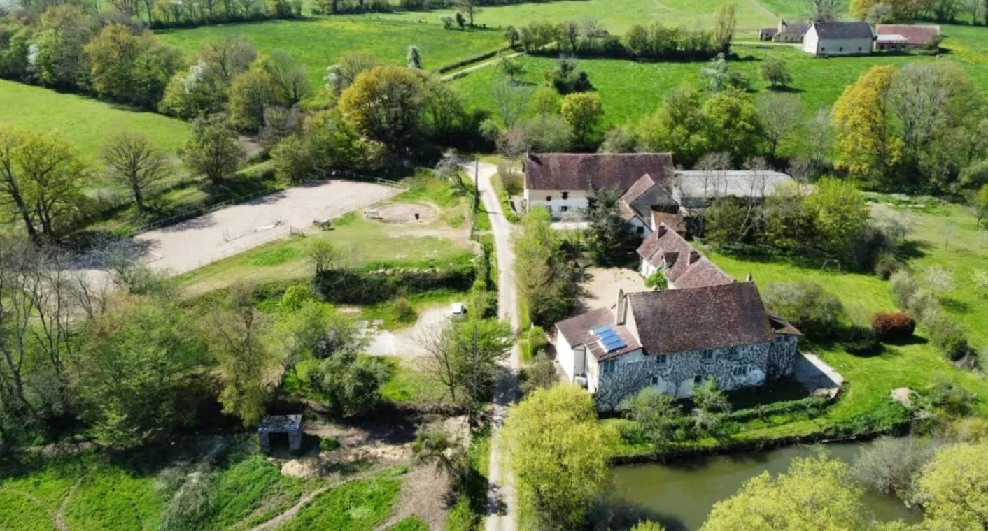 Ferme Equestre & Chambres D'Hotes Gateau Stables Proche Guedelon Saint-Amand-en-Puisaye Екстериор снимка